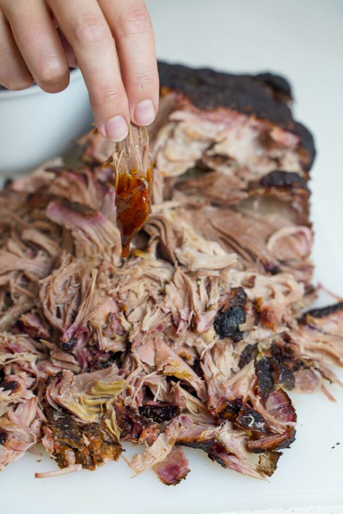 5 Tips for a Perfect Big Green Egg Pork Butt Couple in the Kitchen