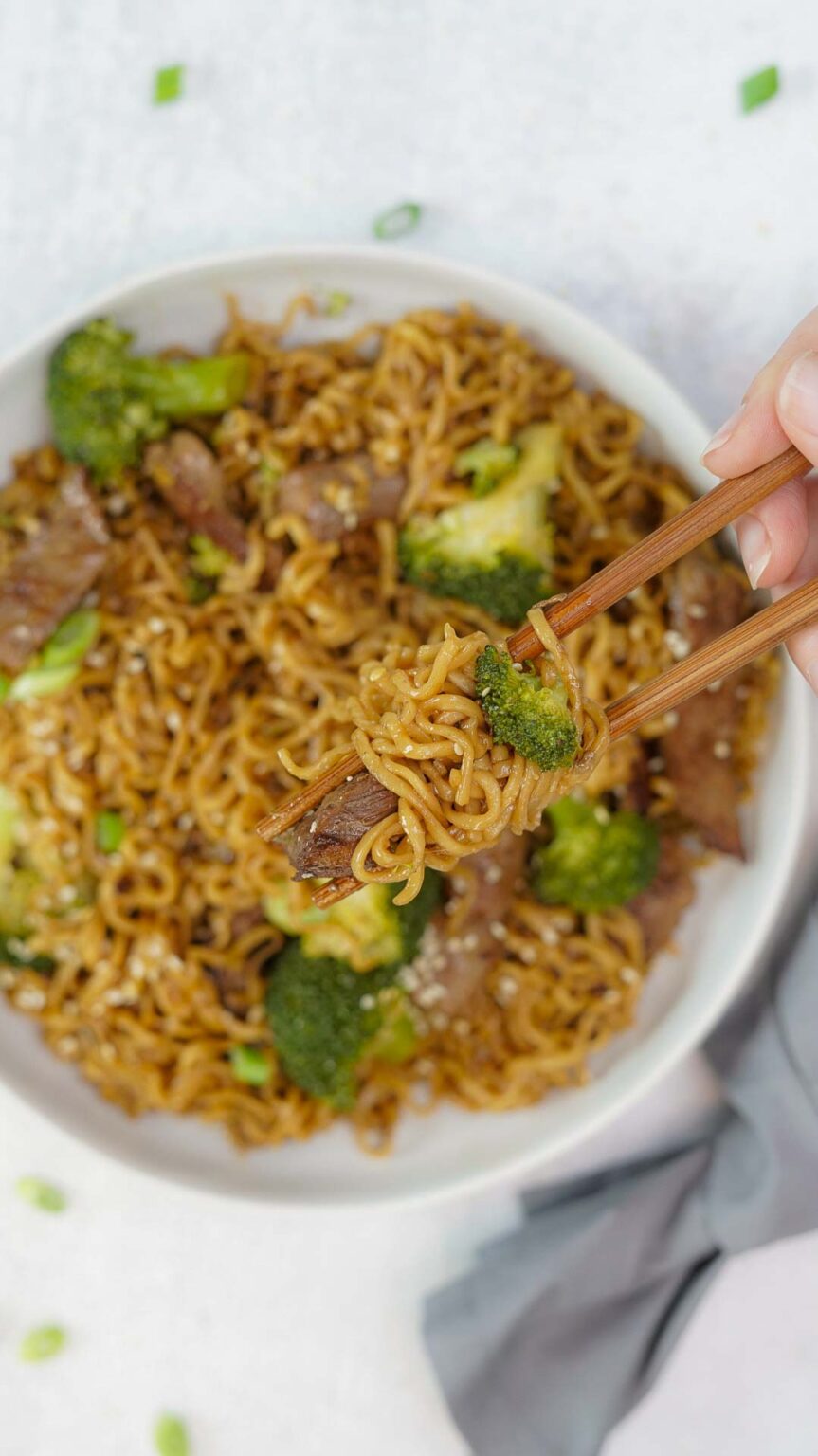 15 Minute Easy Beef and Broccoli Lo Mein Couple in the Kitchen