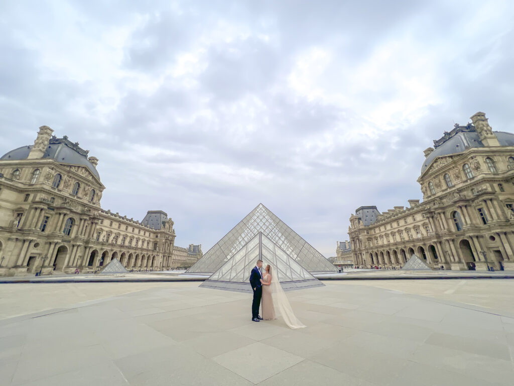 Wedding in Paris at the Lourve