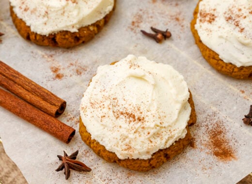 sugar free pumpkin spice cookies with cream cheese frosting and cinnamon.