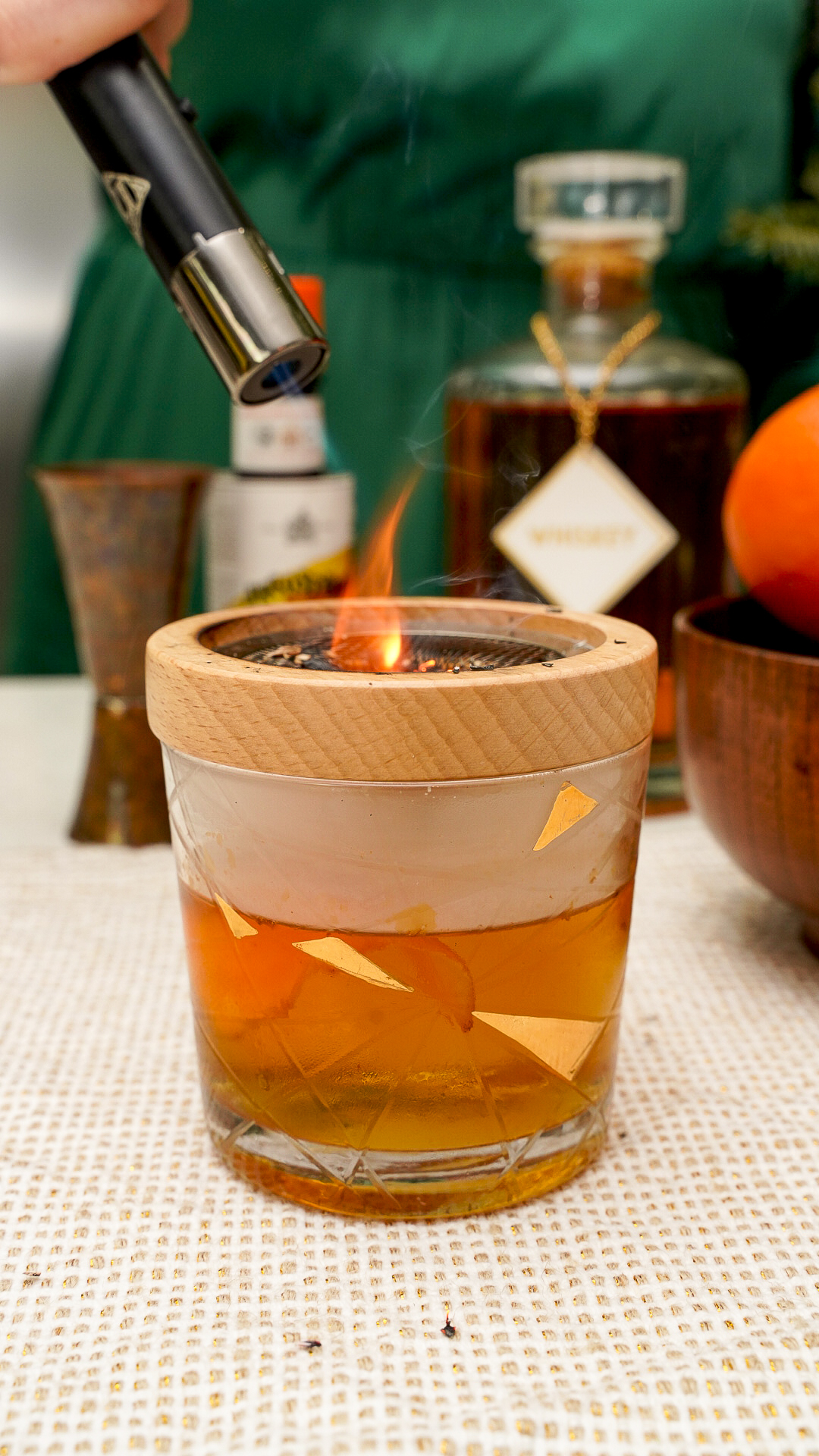 smoked-old-fashioned-recipe-couple-in-the-kitchen