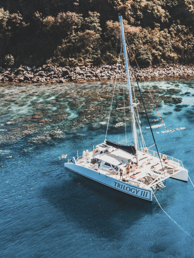 the-top-33-things-to-do-in-maui-for-couples-couple-in-the-kitchen