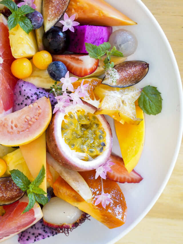 the-best-things-to-eat-in-maui-couple-in-the-kitchen