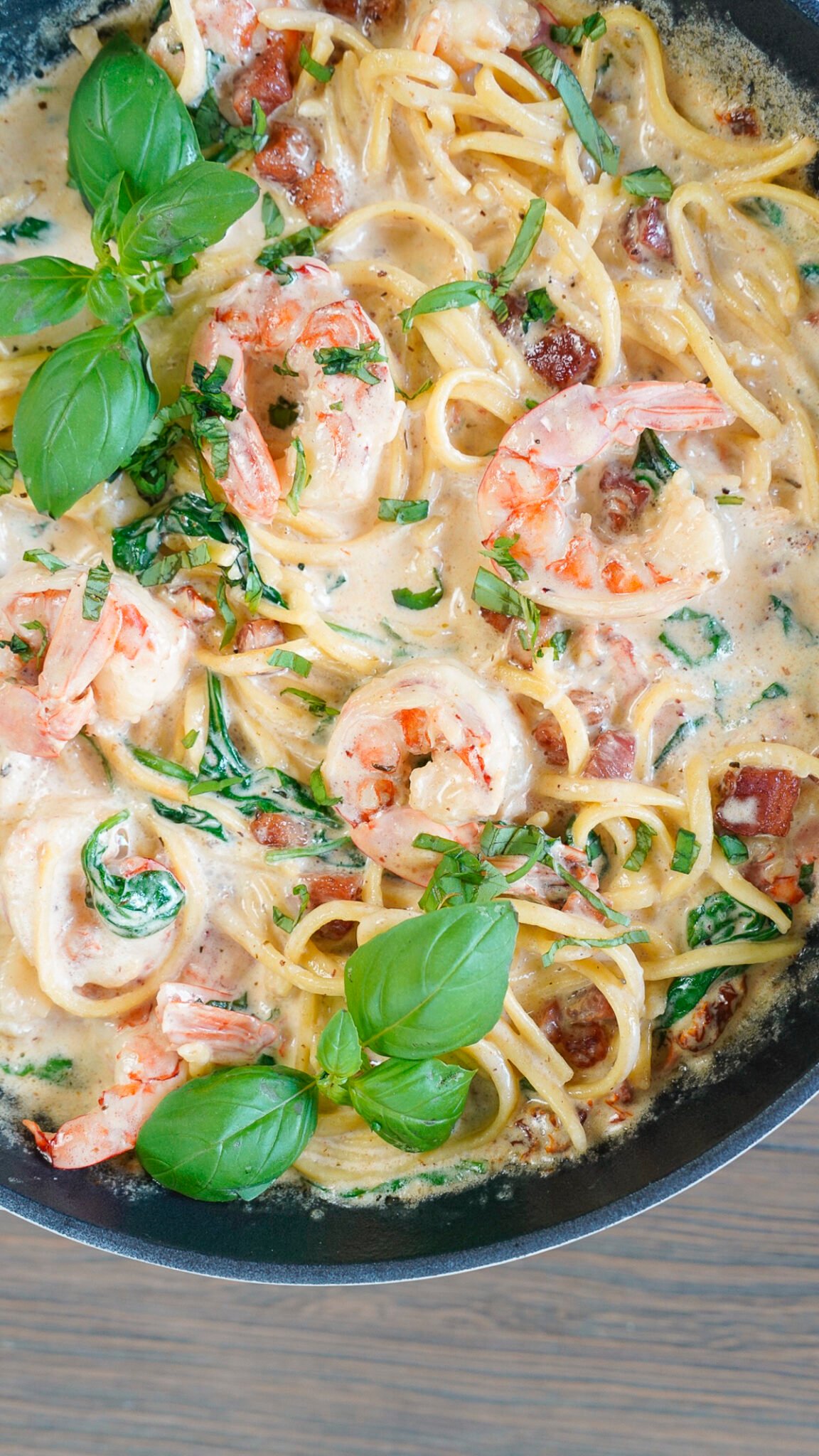 Irresistible Tuscan Seafood Pasta Recipe with White Sauce Couple in