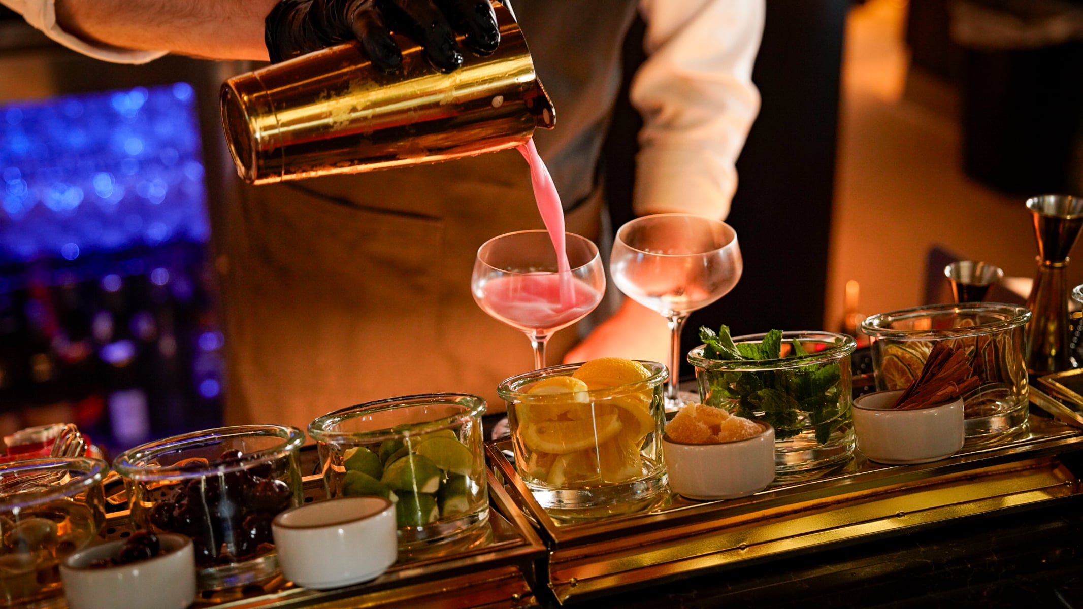 Bartender making a drink at the San Francisco Peninsula Flavors of the Peninsula event.